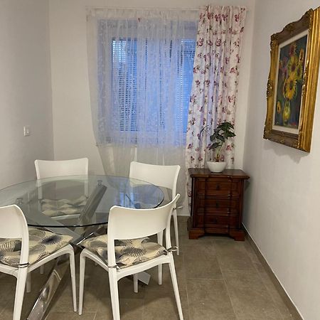 Apartmaji Meduza 2 Lägenhet Izola Exteriör bild