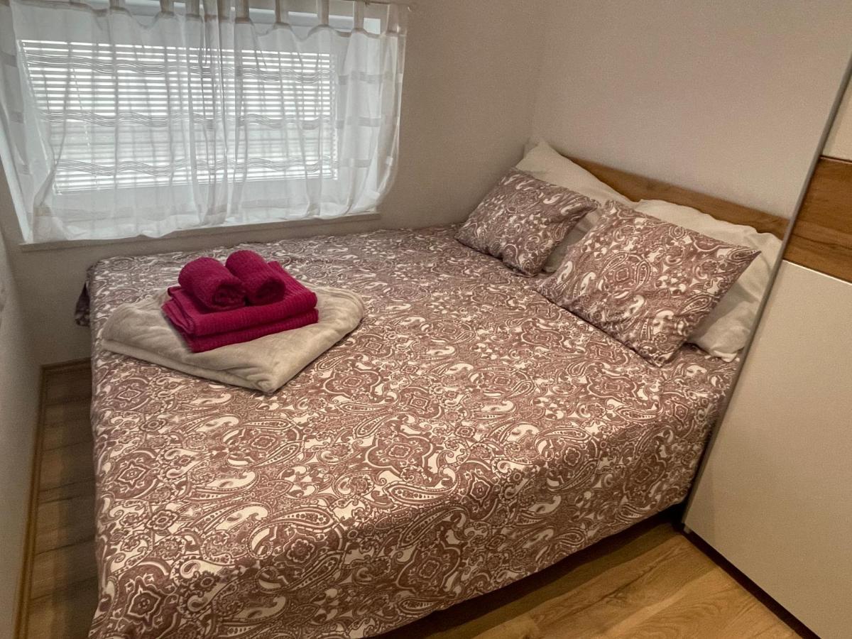 Apartmaji Meduza 2 Lägenhet Izola Exteriör bild