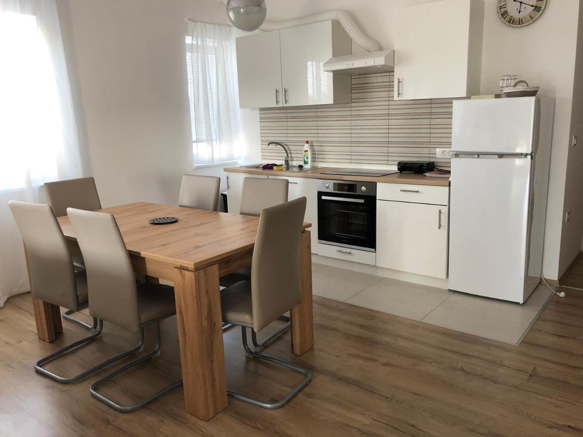 Apartmaji Meduza 2 Lägenhet Izola Exteriör bild
