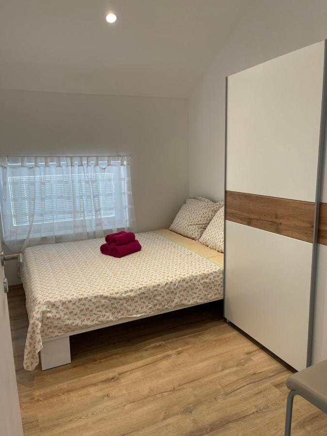 Apartmaji Meduza 2 Lägenhet Izola Exteriör bild