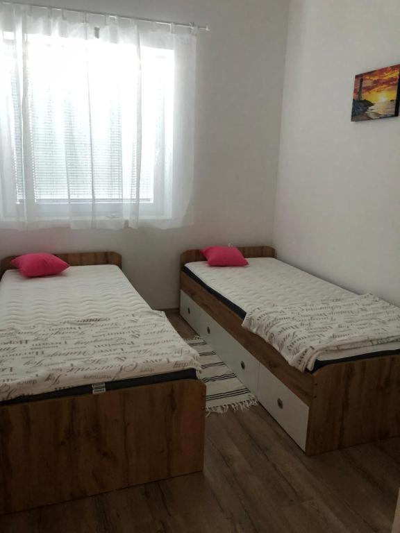 Apartmaji Meduza 2 Lägenhet Izola Exteriör bild