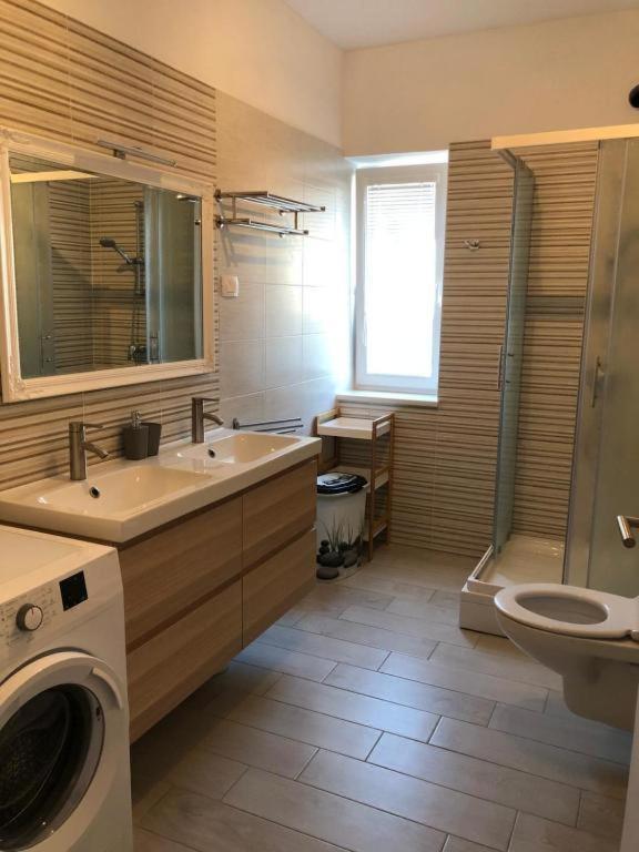 Apartmaji Meduza 2 Lägenhet Izola Exteriör bild